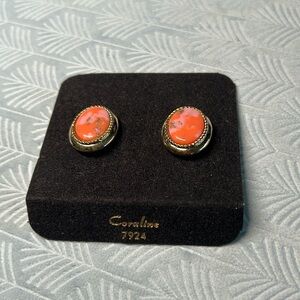 Vintage Coraline 7924 clip on earrings